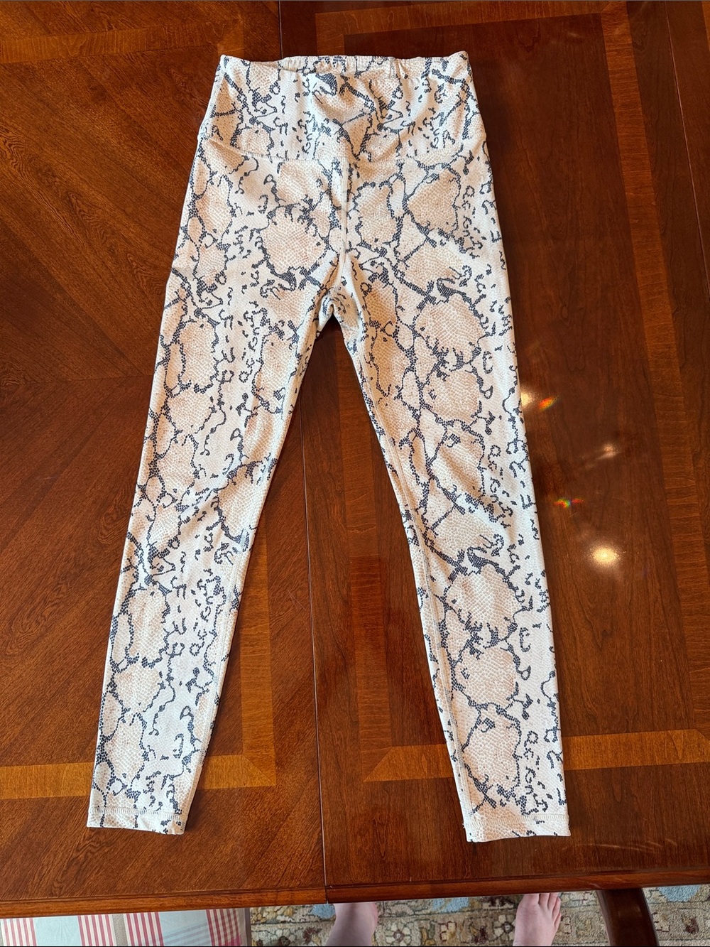 Women's Snake-Print Jeggings — White & Gray